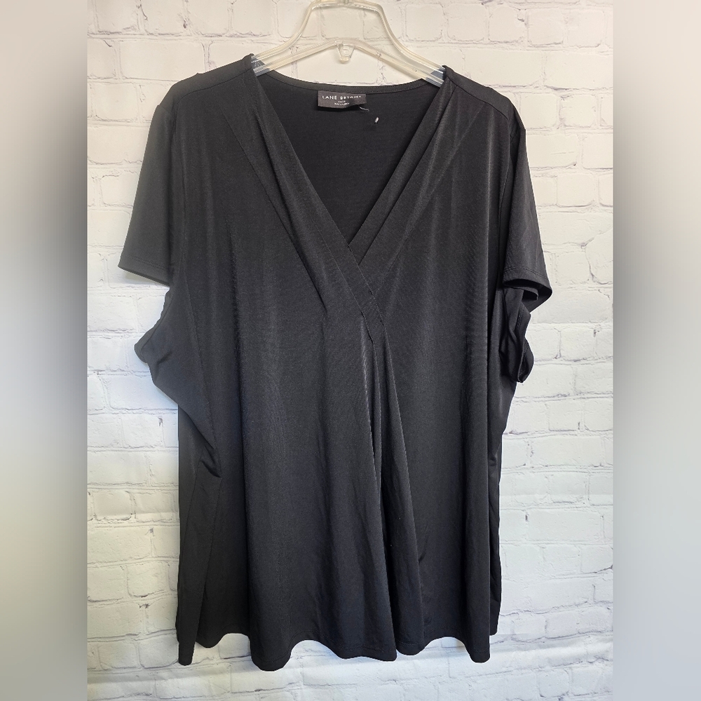 Lane Bryant / Black V-Neck Short Sleeve Top